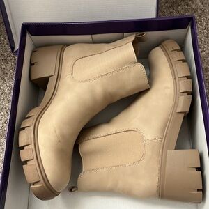 Madden Girl Havenn boot. Size 7.5 WITH BOX!! Good condition